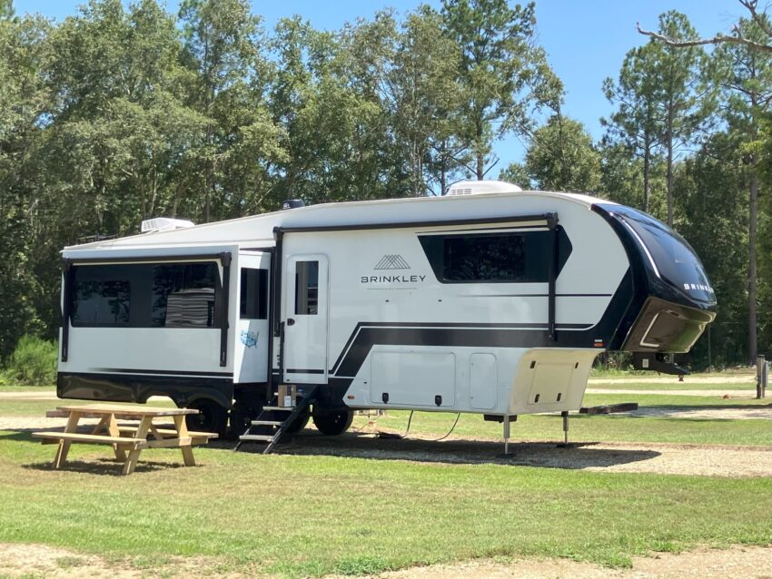 Camper with a picknick table